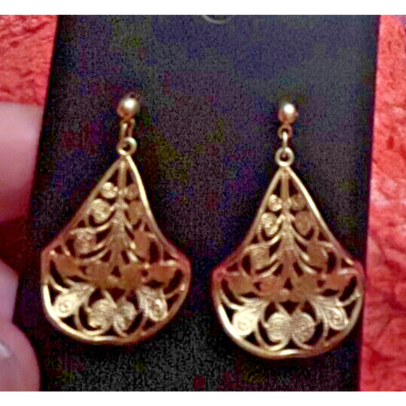 Vintage 1990's Gold Tone Dangle Earrings - Picture 10 of 10